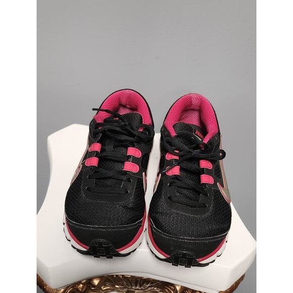 Nike Shoes - Nike Dual Fusion Women's ST Women's 9